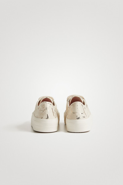 detail Desigual dámské boty 22SSKP21